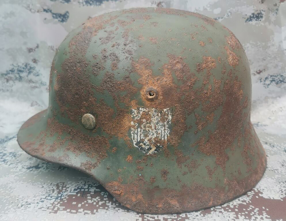 Heer helmet M35 / from Stalingrad