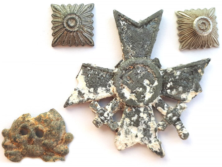 War Merit Cross 2nd class + Panzer collar tab skull / from Stalingrad
