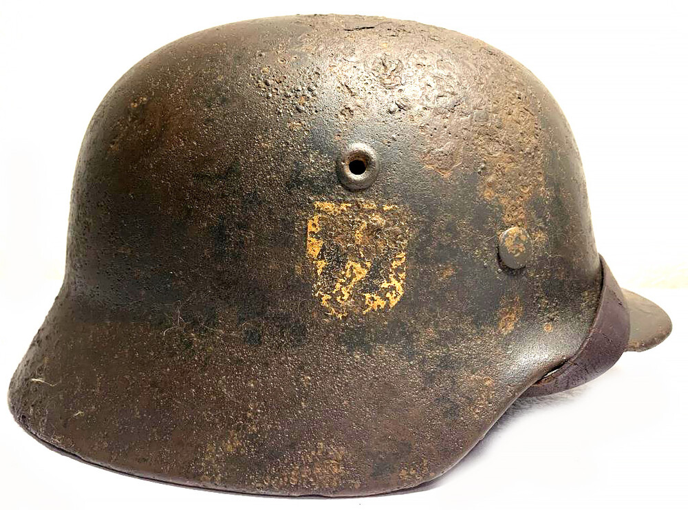 Waffen SS helmet M40 / from Karelia