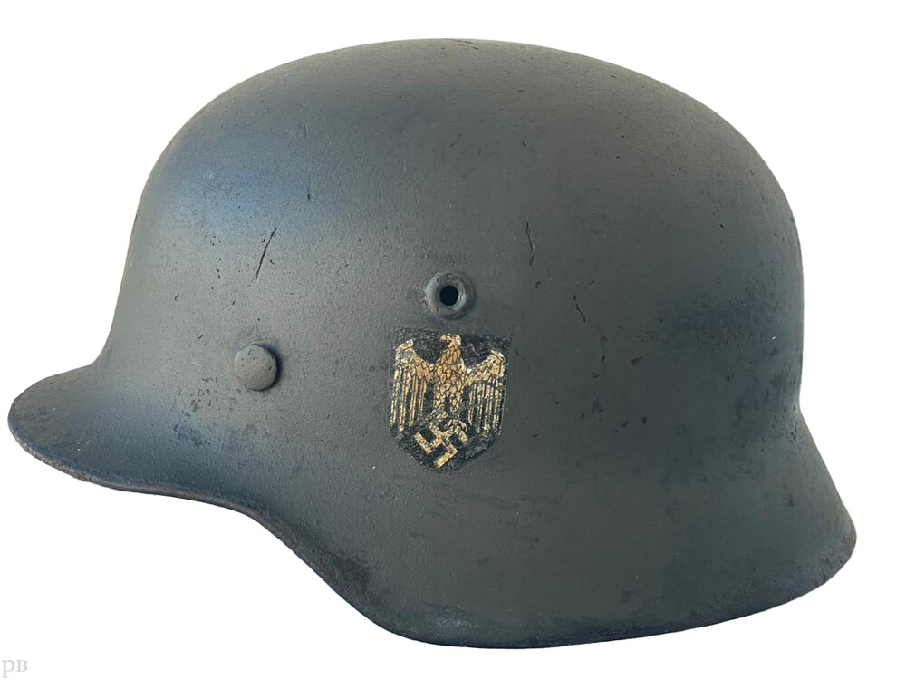 Wehrmacht helmet M40 / from Leningrad