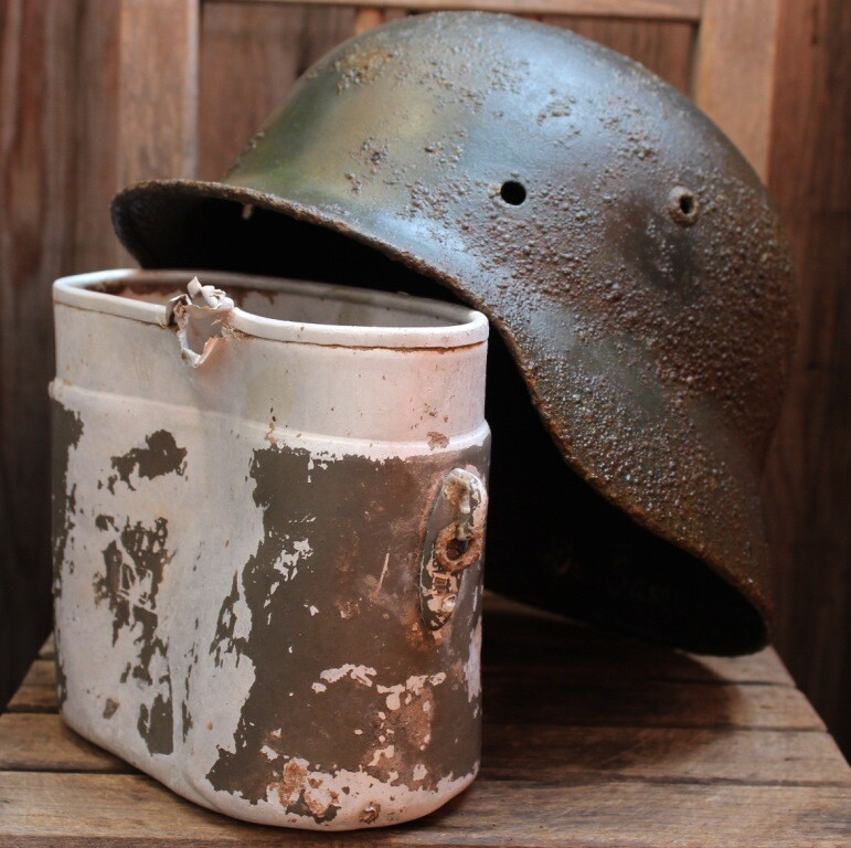 German helmet M35 + Mess tin / from Koenigsberg