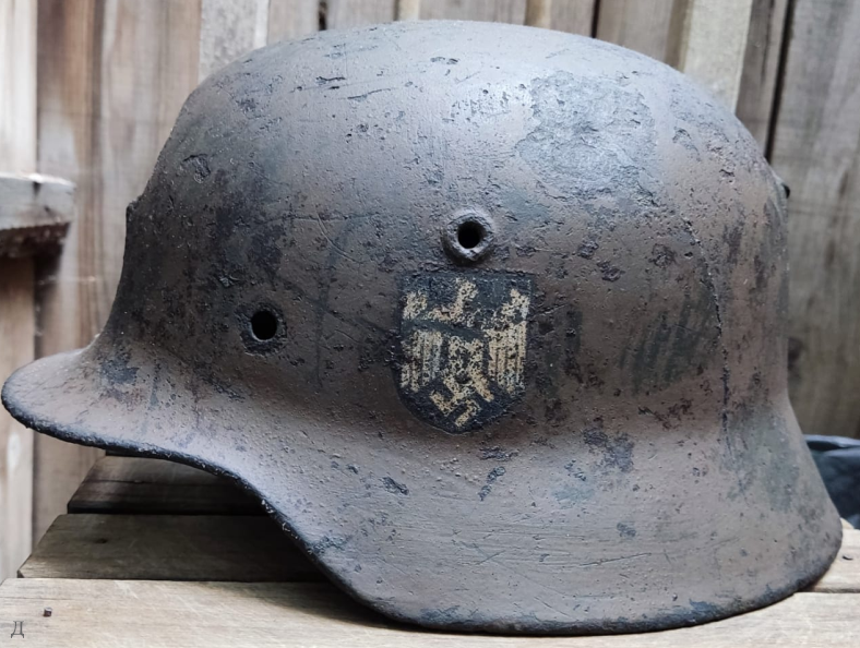 Wehrmacht helmet M40 / from Novgorod