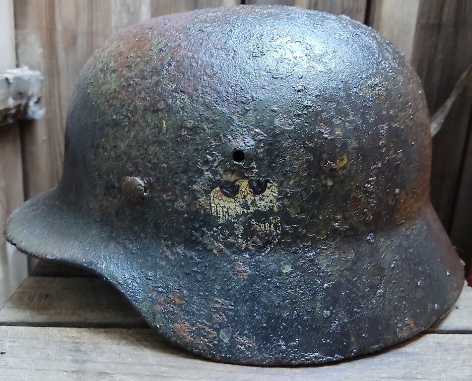 Wehrmacht helmet M40 / from Smolensk