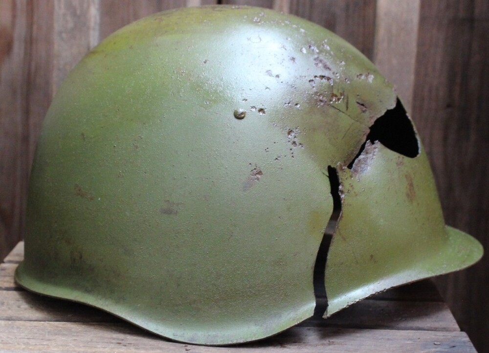 Soviet helmet SSh39 / from Leningrad