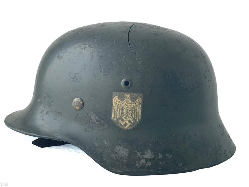 Wehrmacht helmet M35 / from Novgorod
