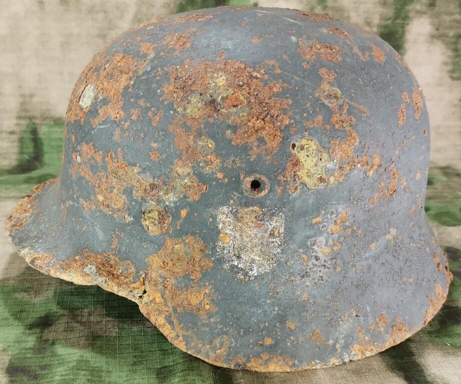 Wehrmacht helmet M40 / from Stalingrad