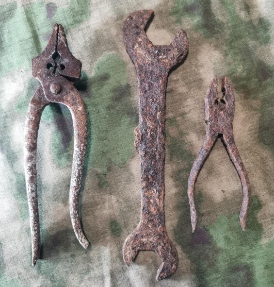 Tools from the dugout / from Stalingrad