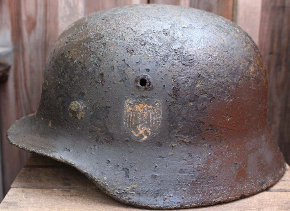 Wehrmacht helmet M40 / from Novgorod