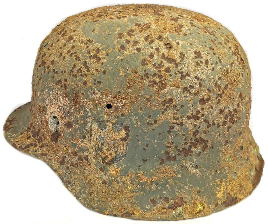 Wehrmacht helmet М40 / from Vyazma