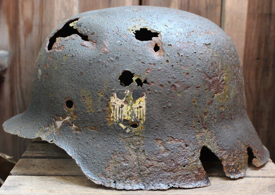 Wehrmacht helmet M42 / from Smolensk