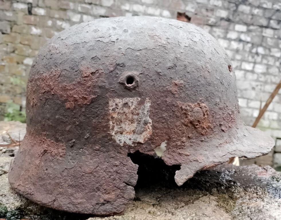 Waffen SS helmet M40 / from Demyansk