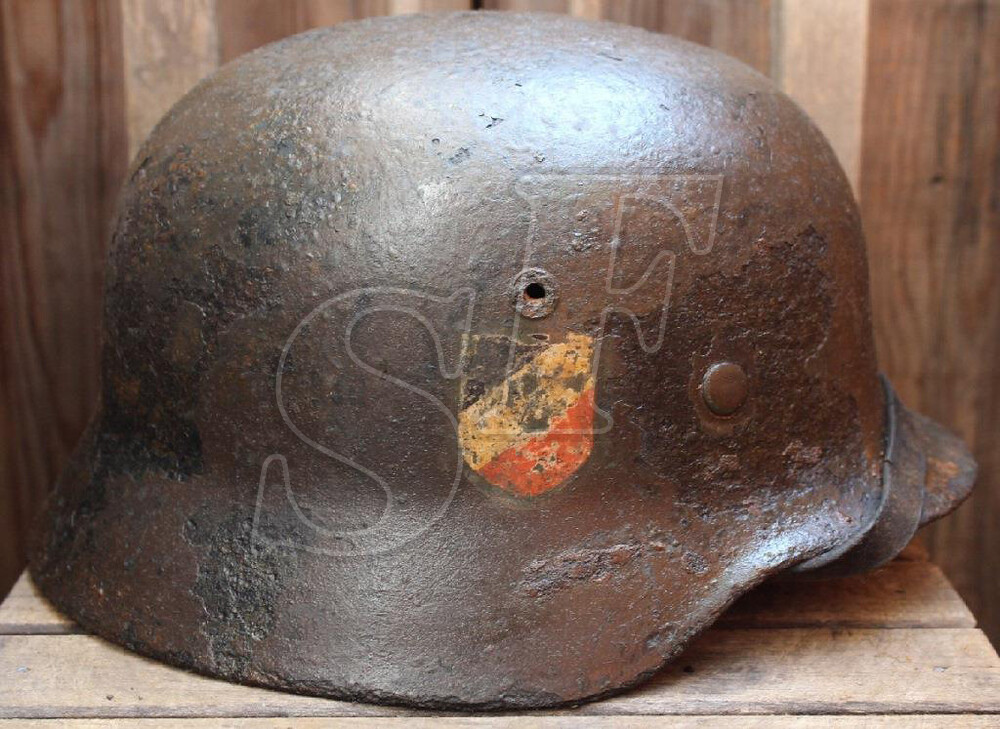 Wehrmacht helmet M35 / from Novgorod