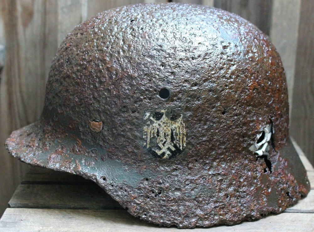 Wehrmacht helmet M35 DD / from Stalingrad