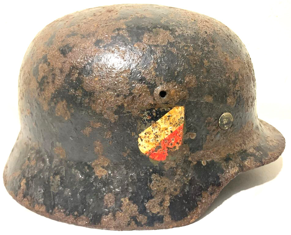 Wehrmacht helmet M35 DD / from Stalingrad