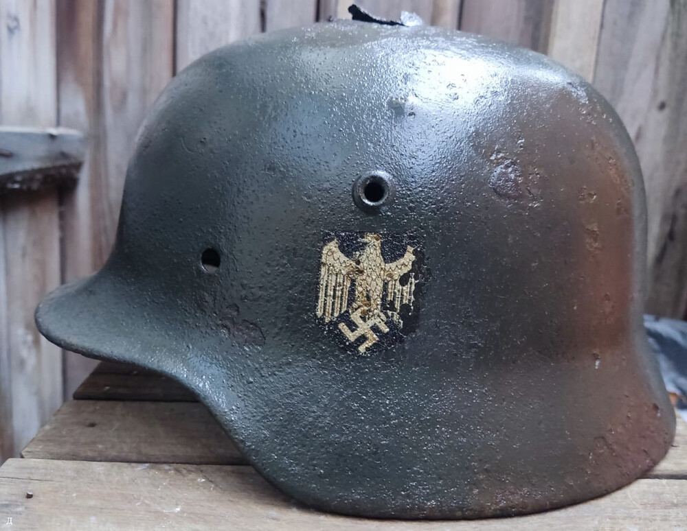 Wehrmacht helmet M40 / from Leningrad