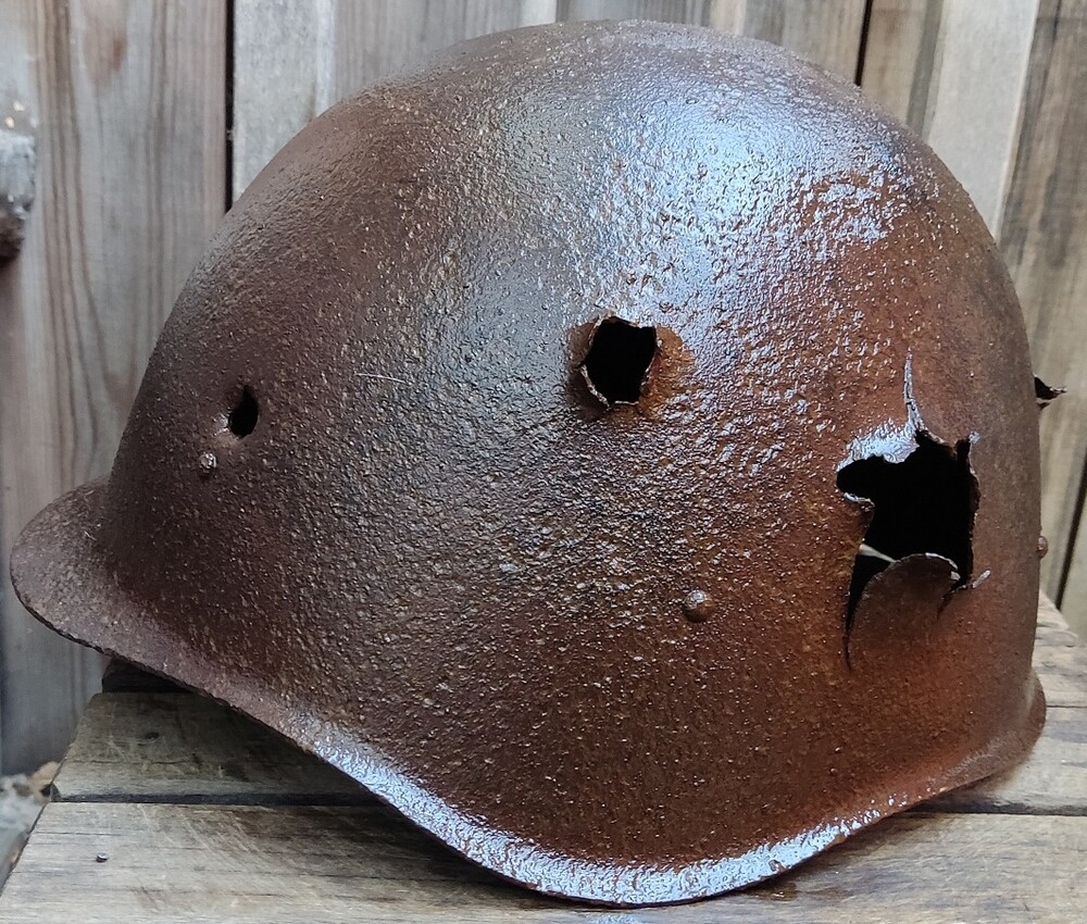 Soviet helmet SSh40 / from Karelia