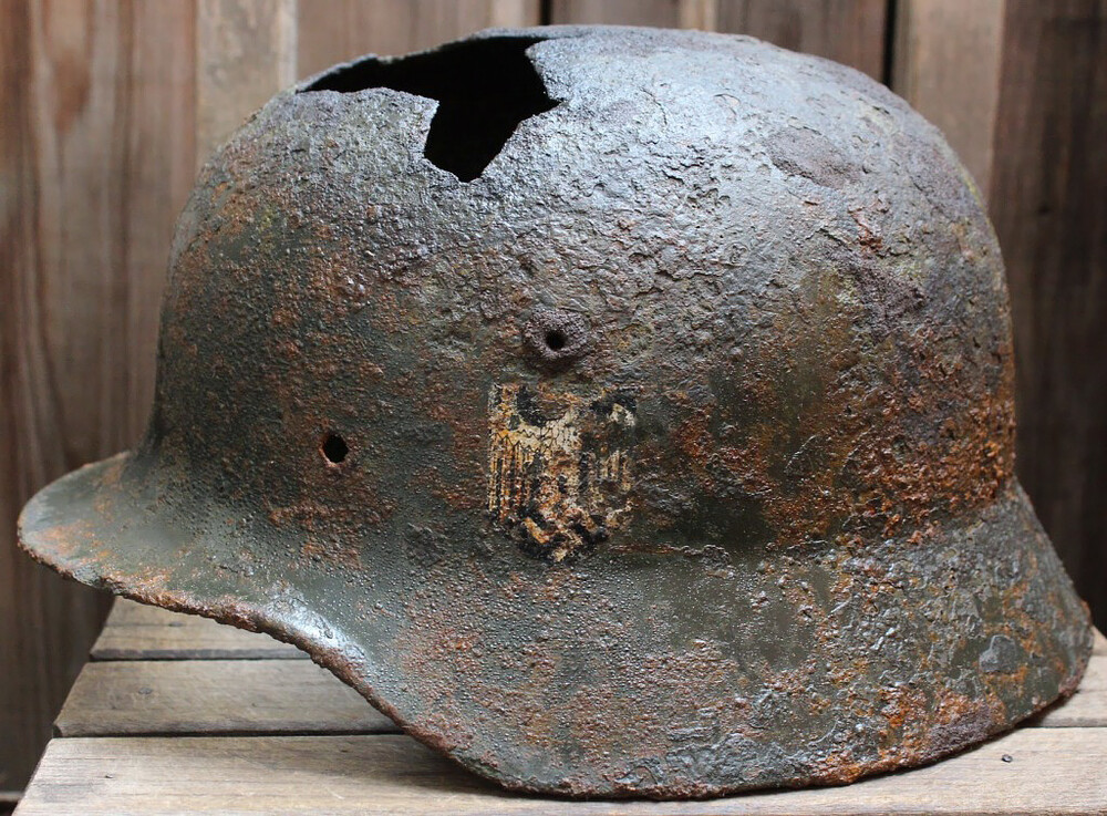 Wehrmacht helmet M35 DD / from Smolensk