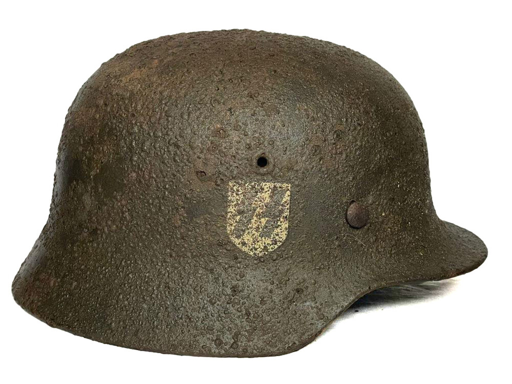 Waffen SS helmet M40 / from Moscow