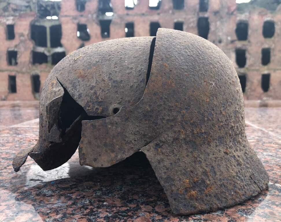 German helmet M40 / from Stalingrad