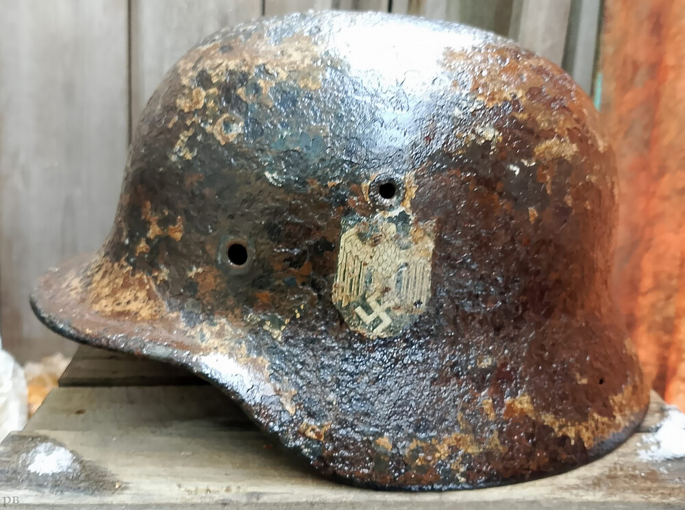 Wehrmacht helmet M40 / from Smolensk