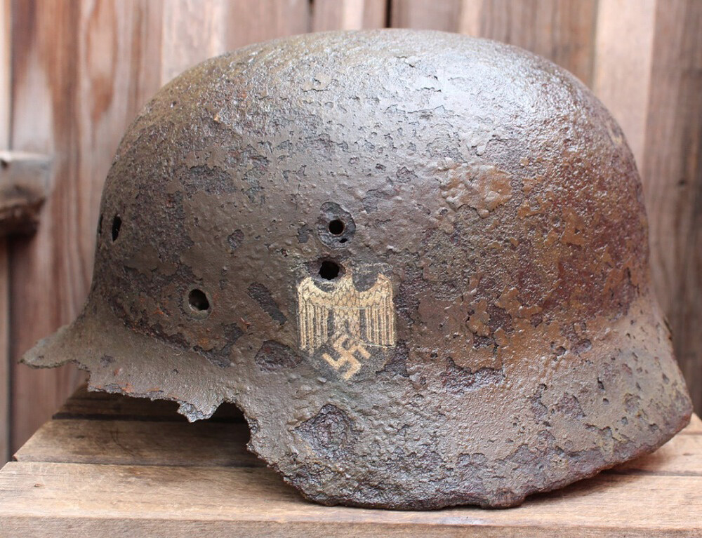 Wehrmacht helmet M40 / from Karelia
