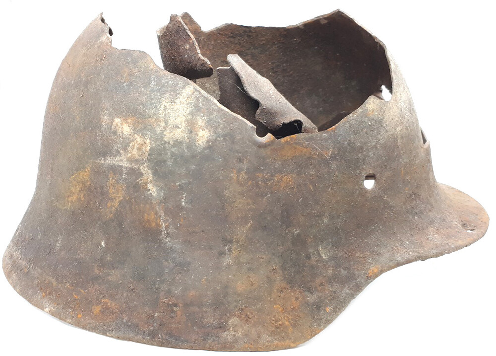 German helmet M40 / from Stalingrad