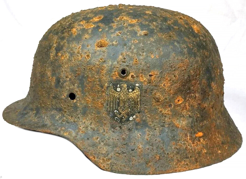 Wehrmacht helmet M35 DD / from Stalingrad