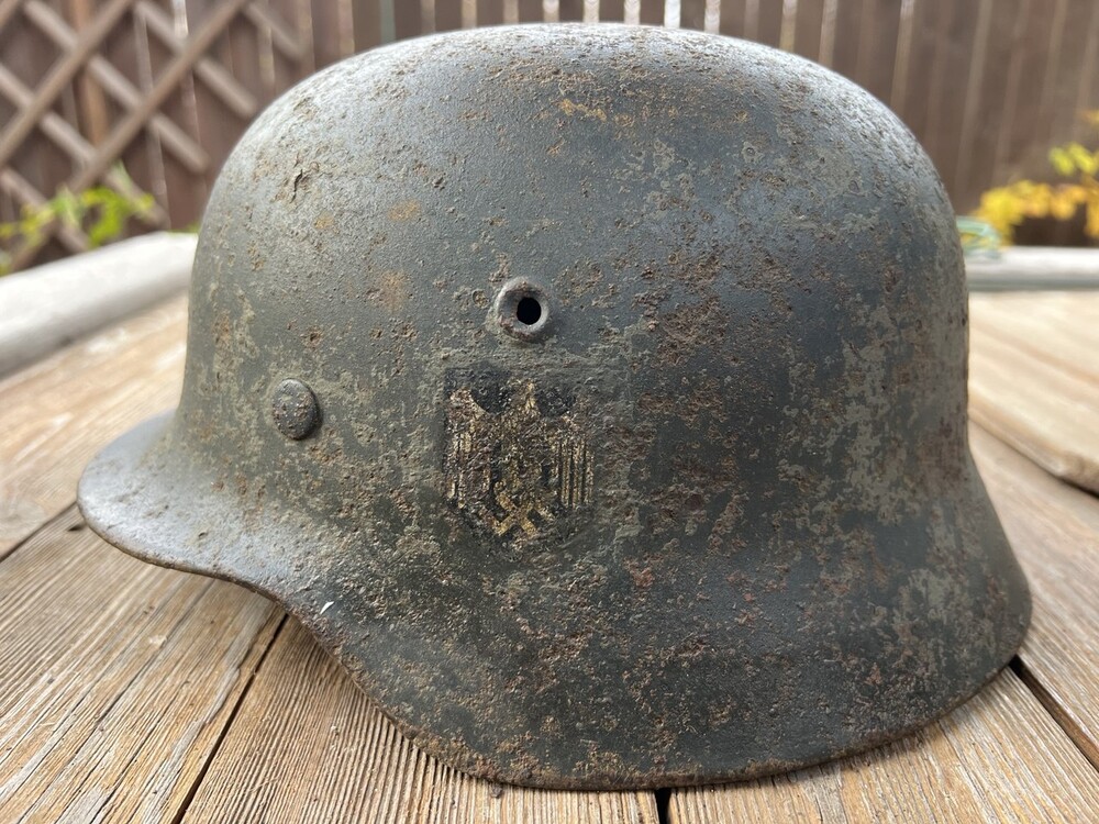 Wehrmacht helmet M40 / from Stalingrad
