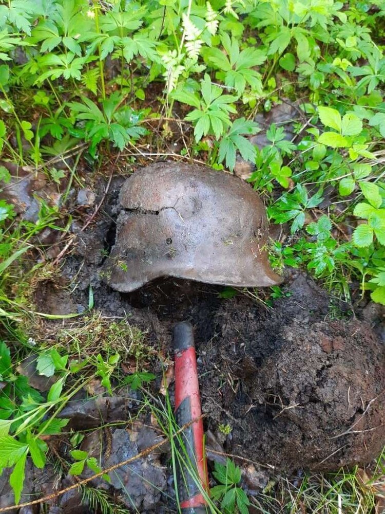 German helmet M40 / from Novgorod
