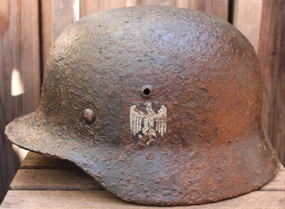 Wehrmacht helmet M35 / from Novgorod