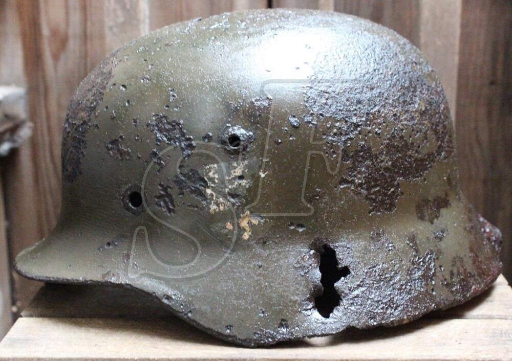 Wehrmacht helmet M35 / from Leningrad