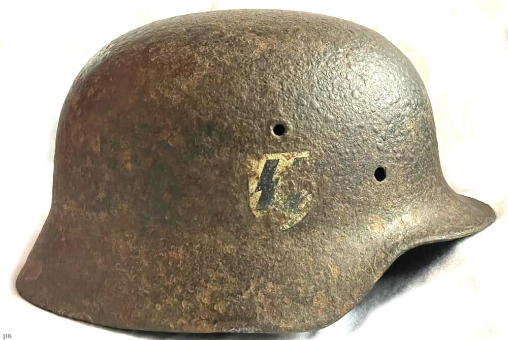 Waffen SS helmet / from Rzhev