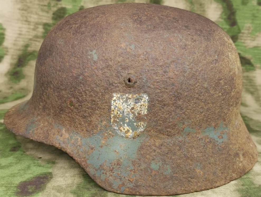 Wehrmacht helmet M35 DD / from Stalingrad