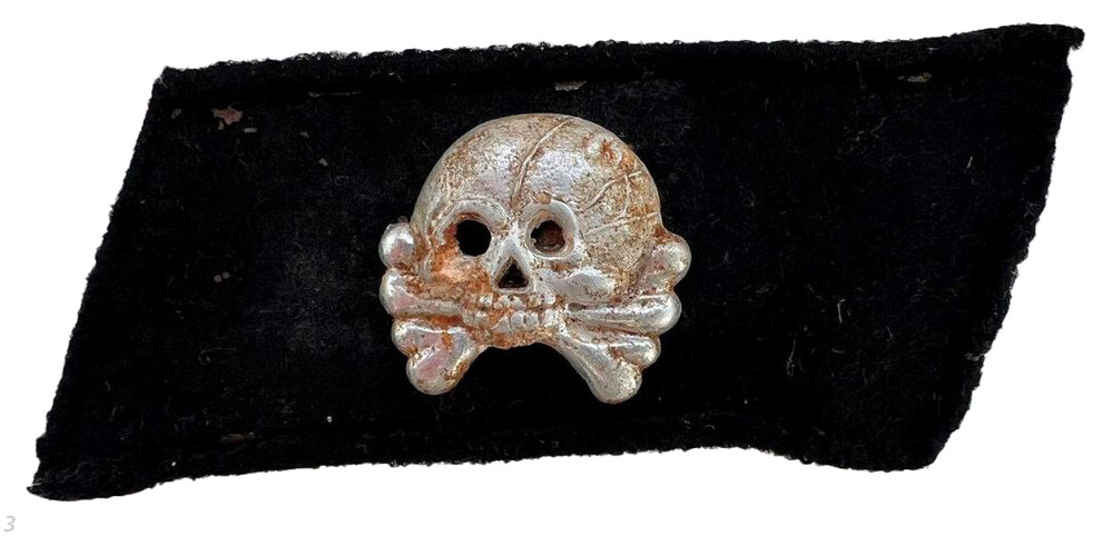 Panzer collar tab skull / from Leningrad