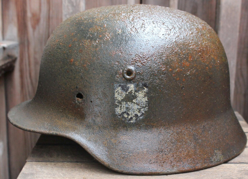 Wehrmacht helmet M40 / from Novgorod