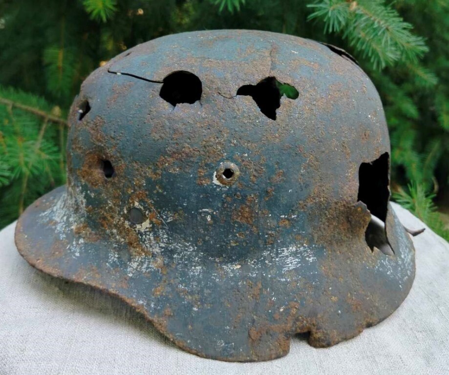 German helmet M35 / from Stalingrad