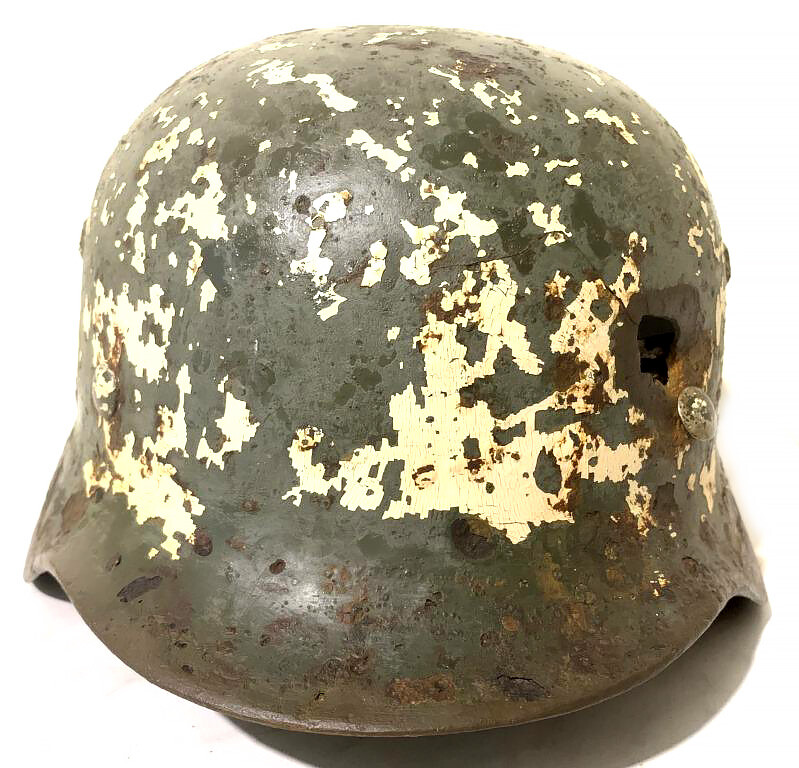 Wehrmacht helmet M35 / from Stalingrad