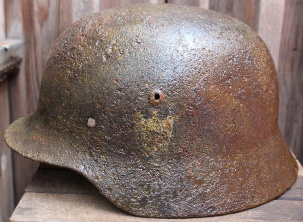 Wehrmacht helmet M35 / from Novgorod