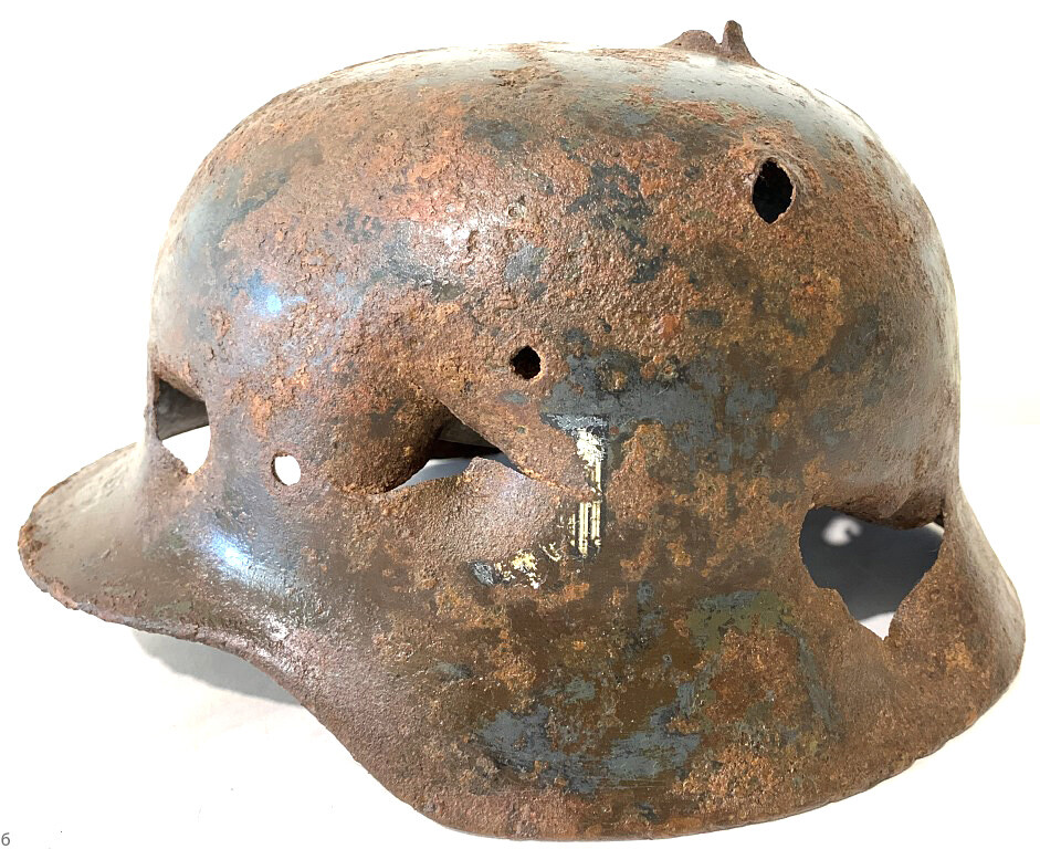 Wehrmacht helmet M35 DD / from Stalingrad