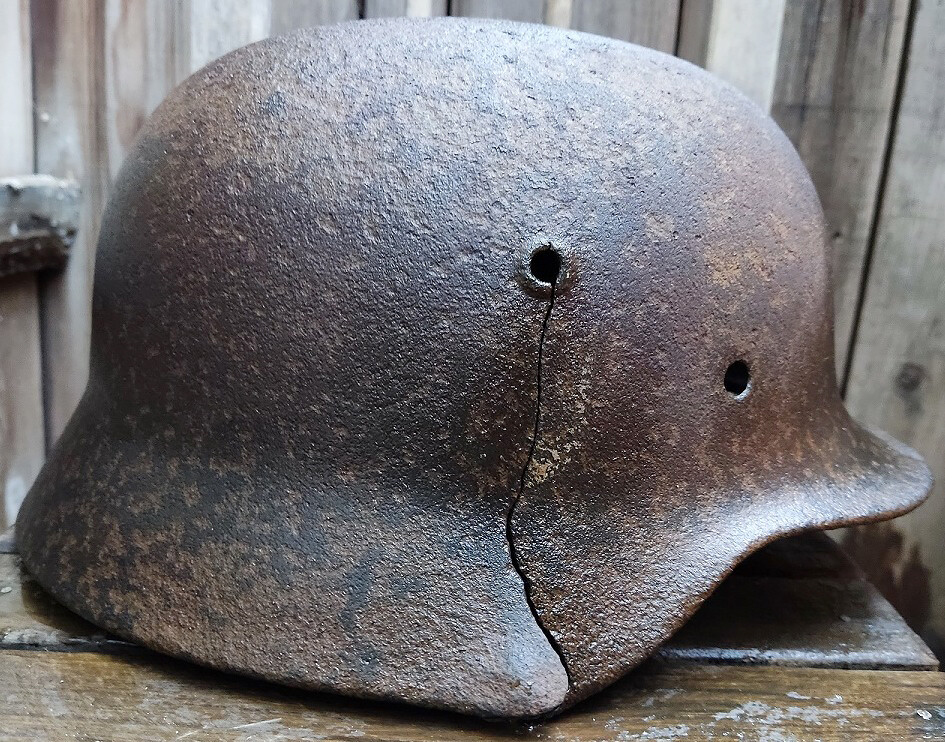 Waffen SS helmet M40 / from Novgorod