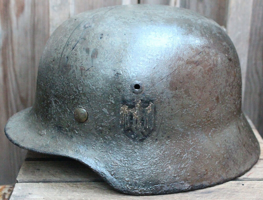 Wehrmacht helmet M35 / from Leningrad