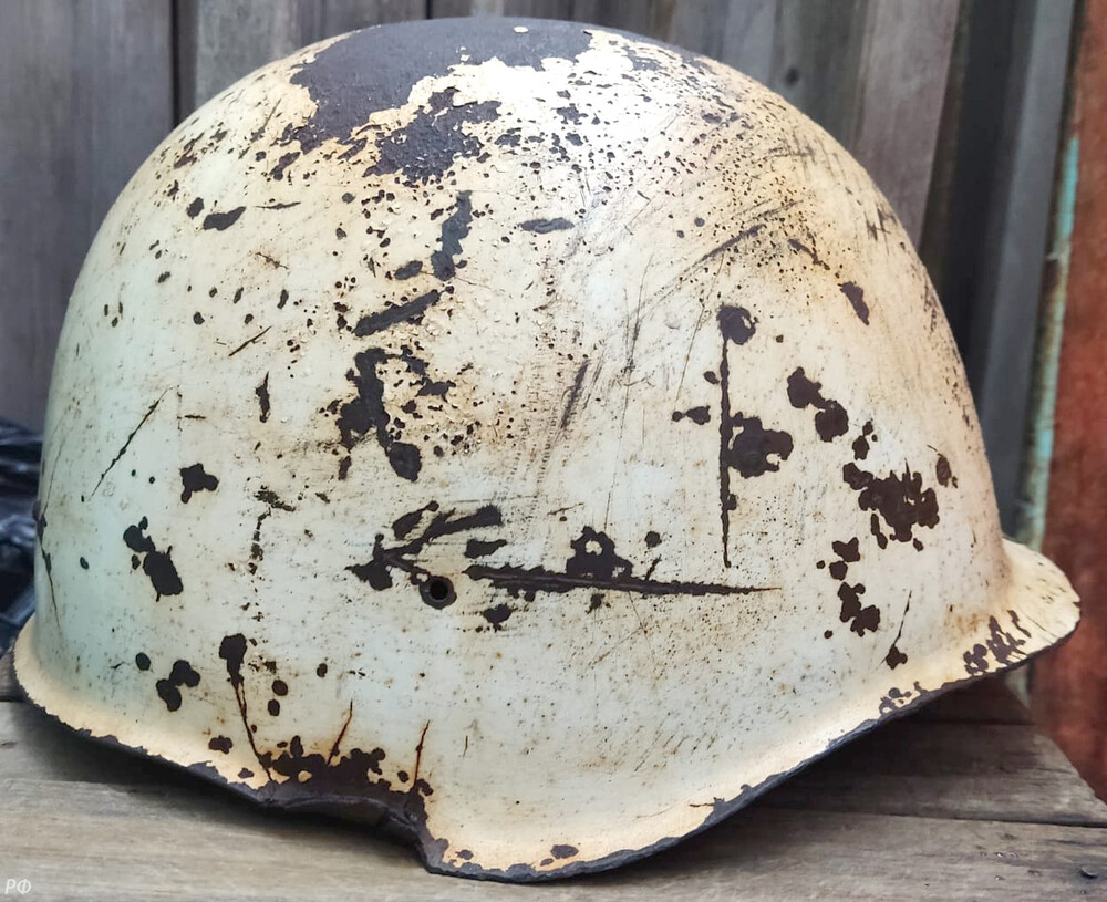 Winter camo Soviet helmet SSh40 / from Leningrad
