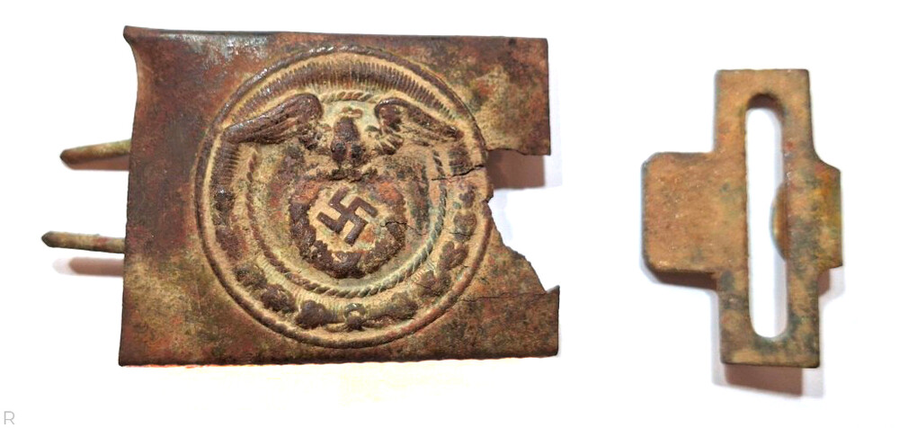 Damaged SA belt buckle / from Stalingrad