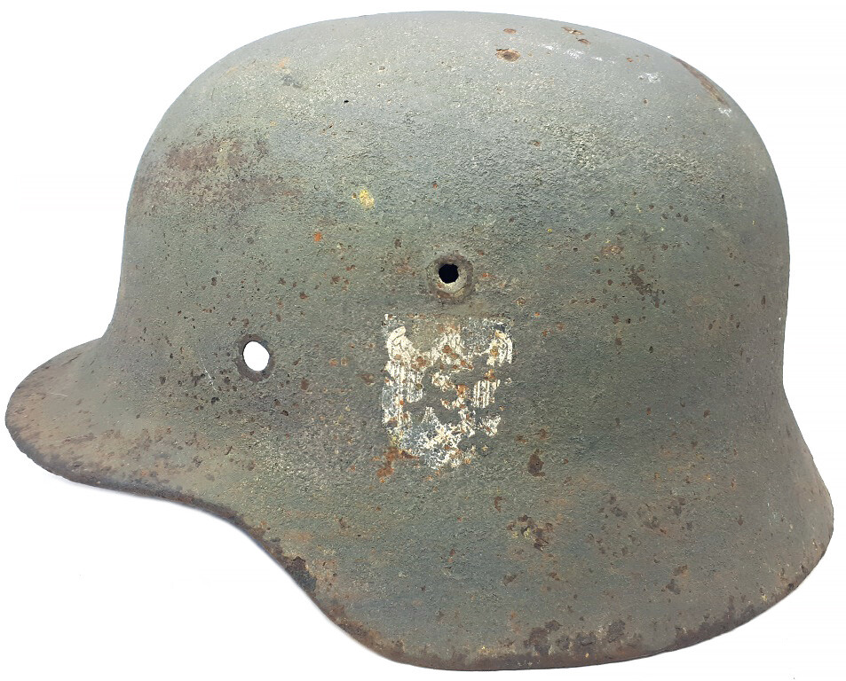 Wehrmacht helmet M40 / from Stalingrad