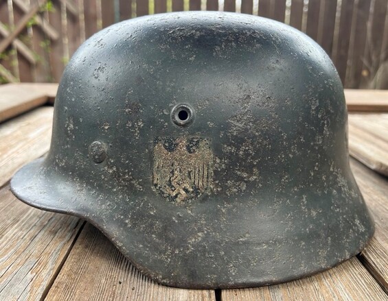 Wehrmacht helmet M40 / from Stalingrad