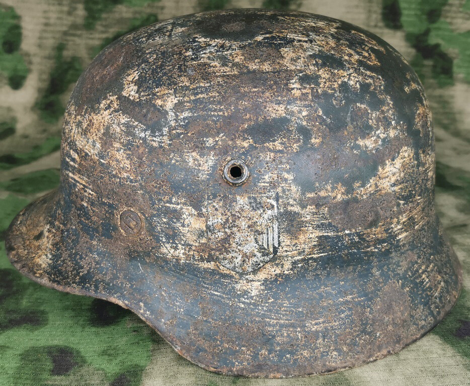 Winter camo Wehrmacht helmet M40 / from Stalingrad