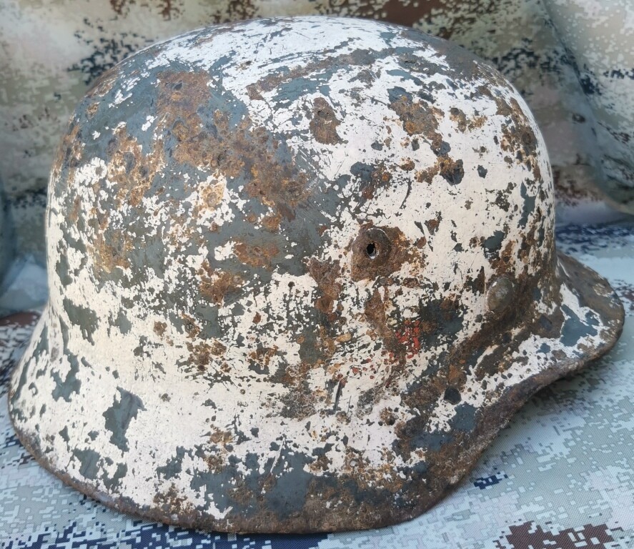 Winter camo Wehrmacht helmet M35 DD / from Leningrad
