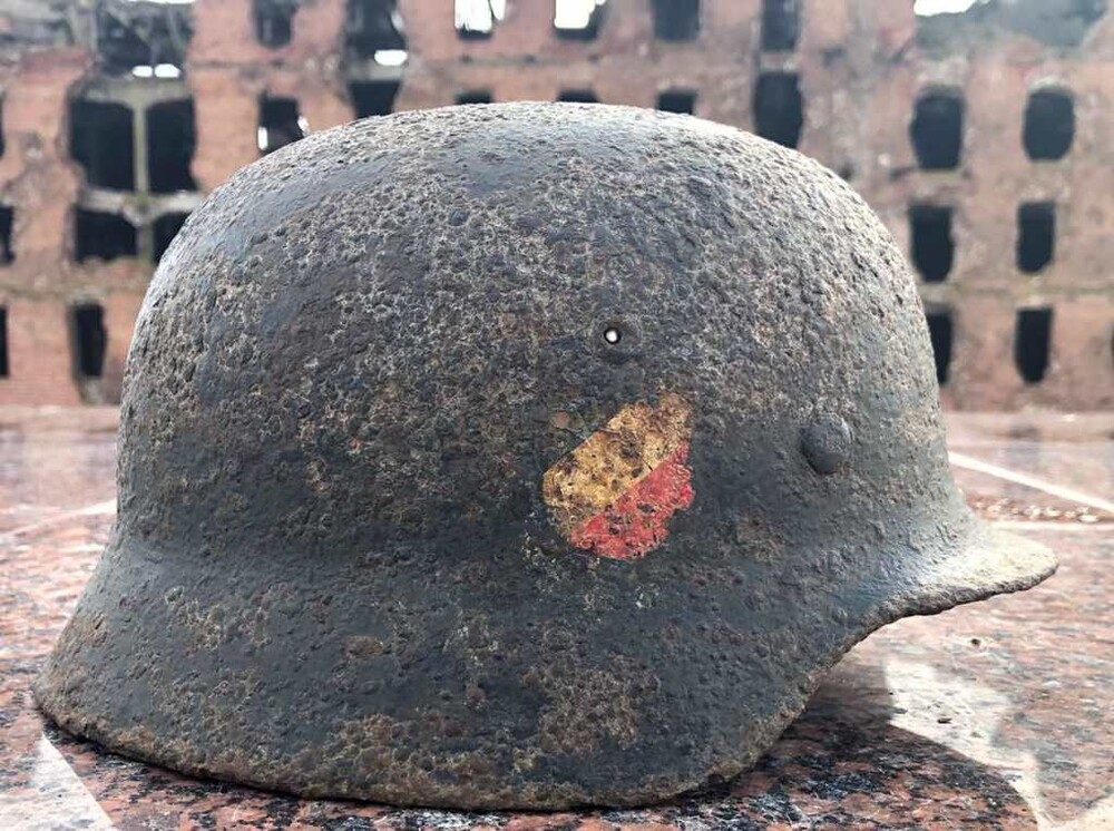 Wehrmacht helmet M35 DD / from Stalingrad
