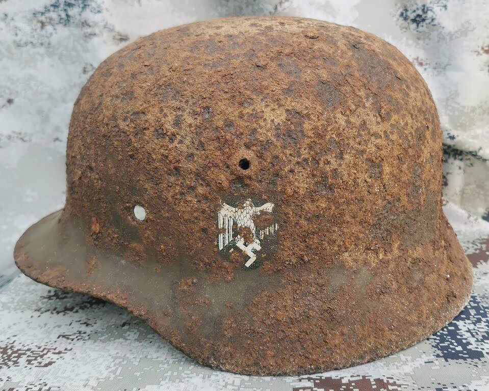 Wehrmacht helmet M35 DD / from Stalingrad