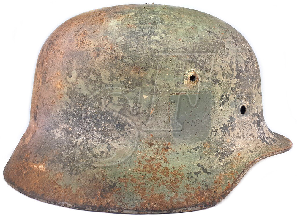 Wehrmacht helmet M35 / from Stalingrad